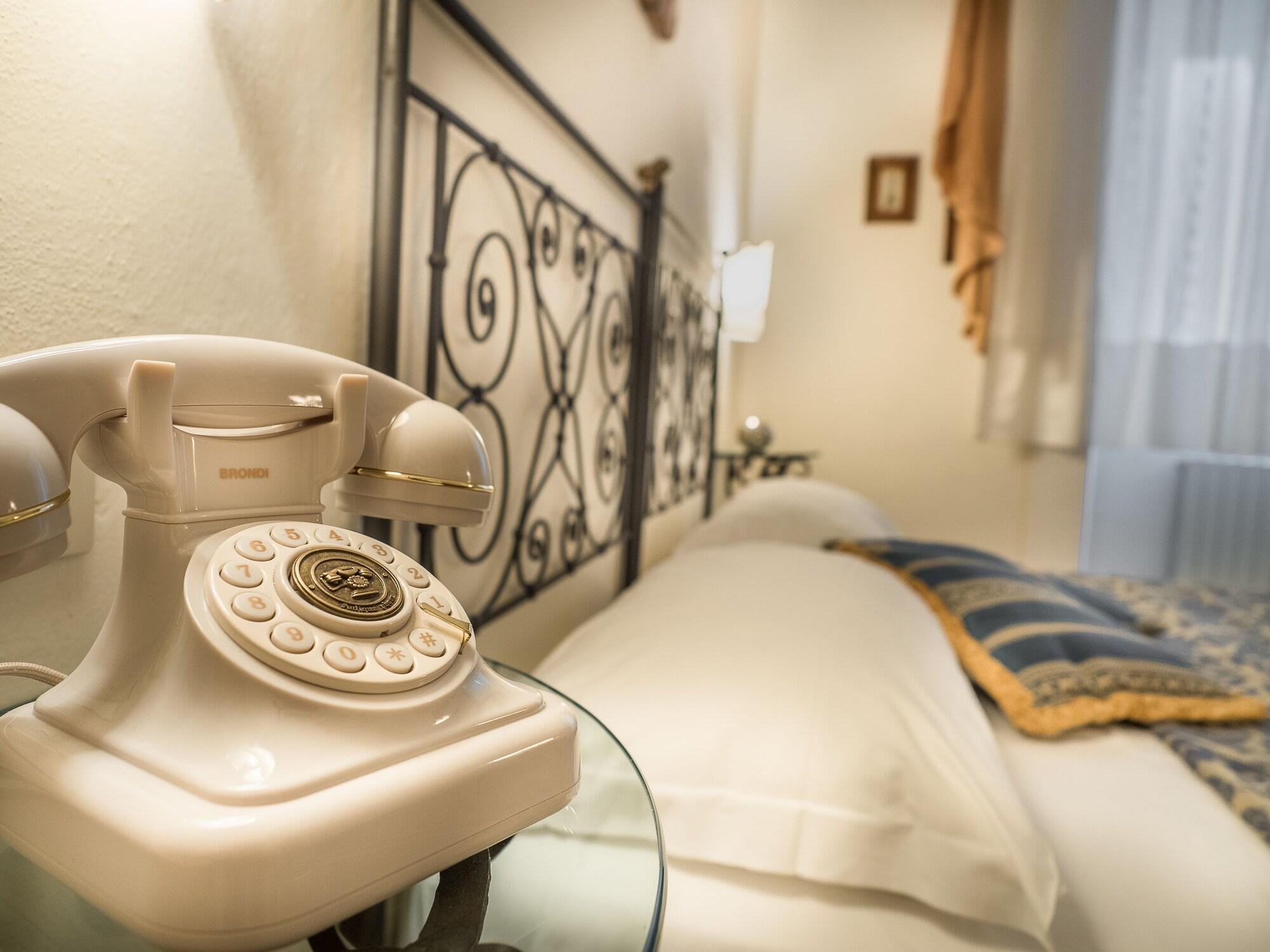 B&B Piccolo Hotel Кортона Экстерьер фото
