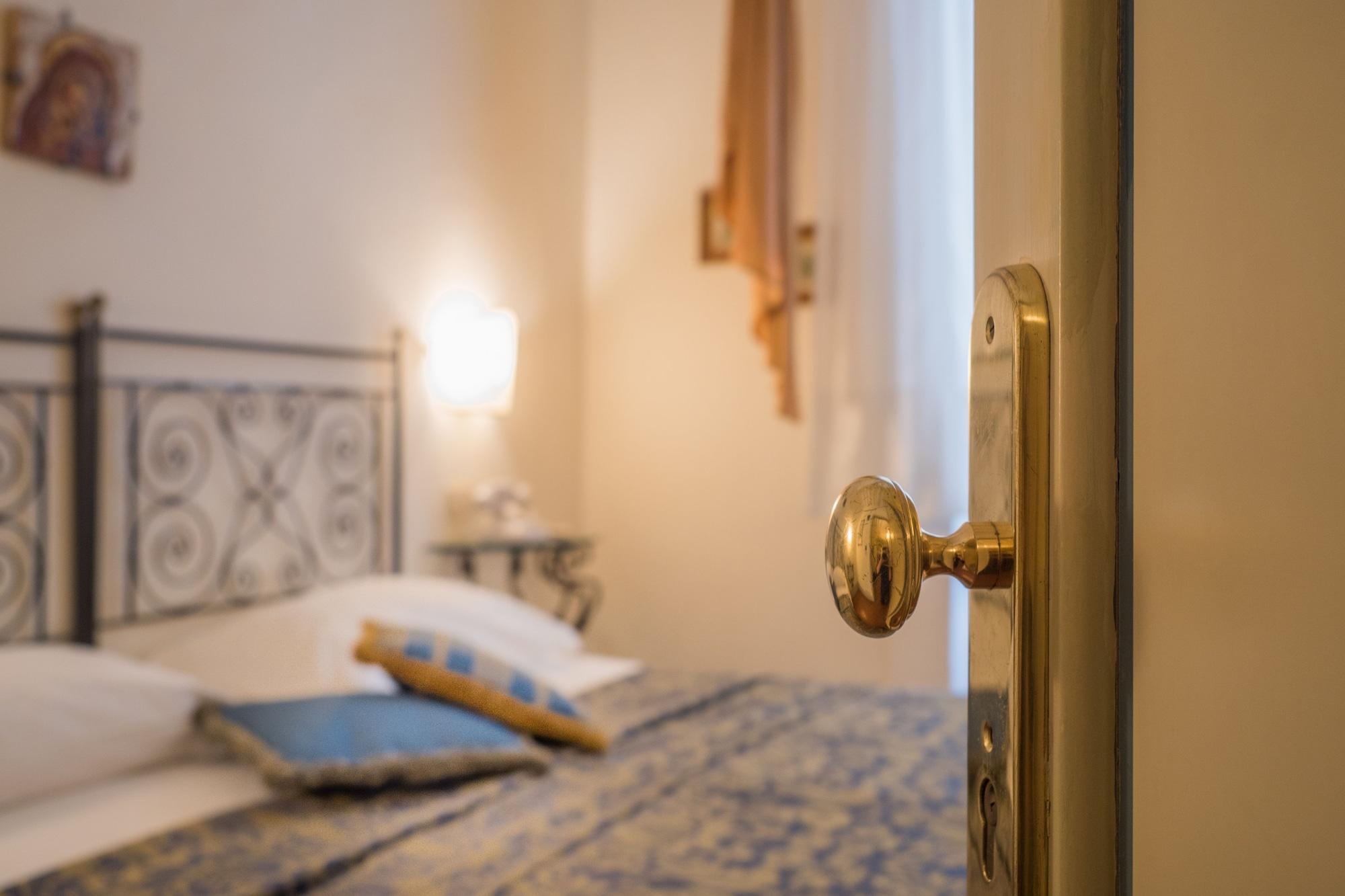 B&B Piccolo Hotel Кортона Экстерьер фото