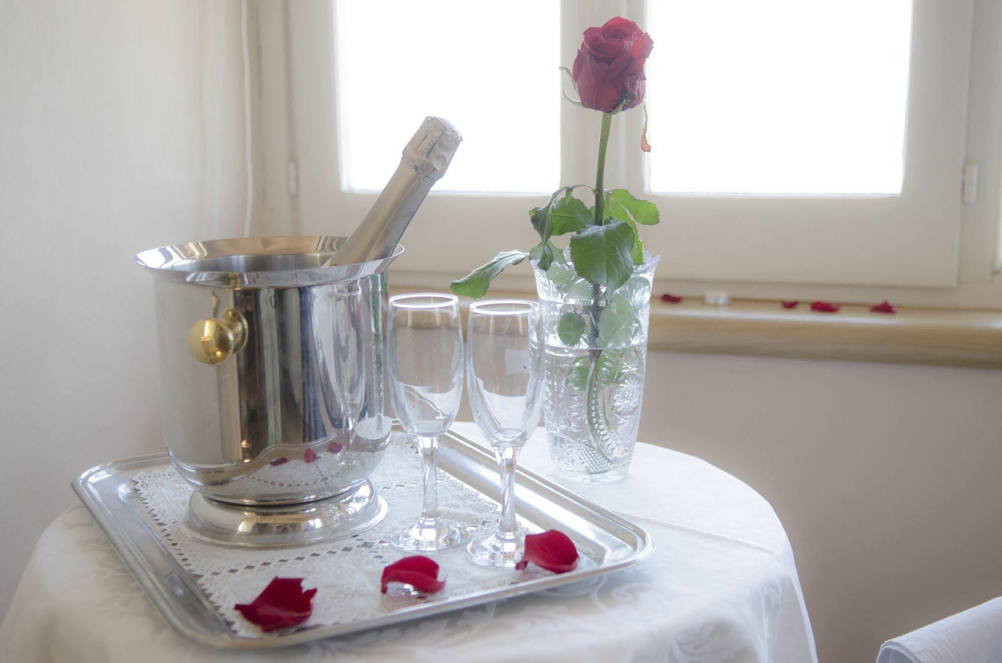 B&B Piccolo Hotel Кортона Экстерьер фото