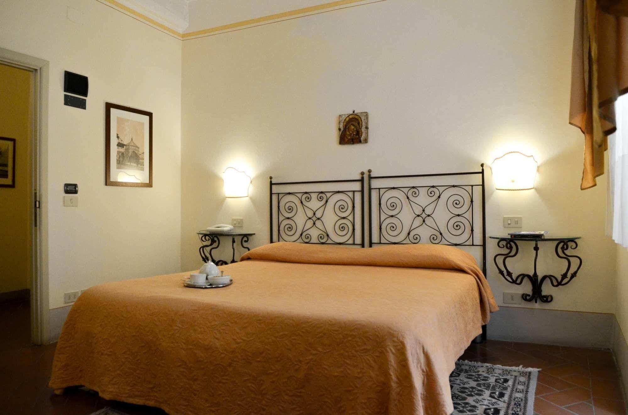 B&B Piccolo Hotel Кортона Экстерьер фото